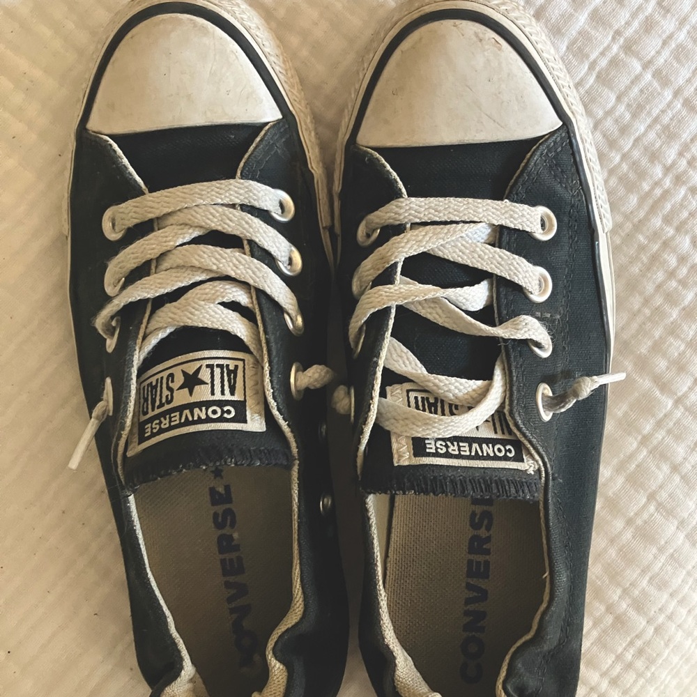 Black Shoreline Low top Converse Women’s 7.5